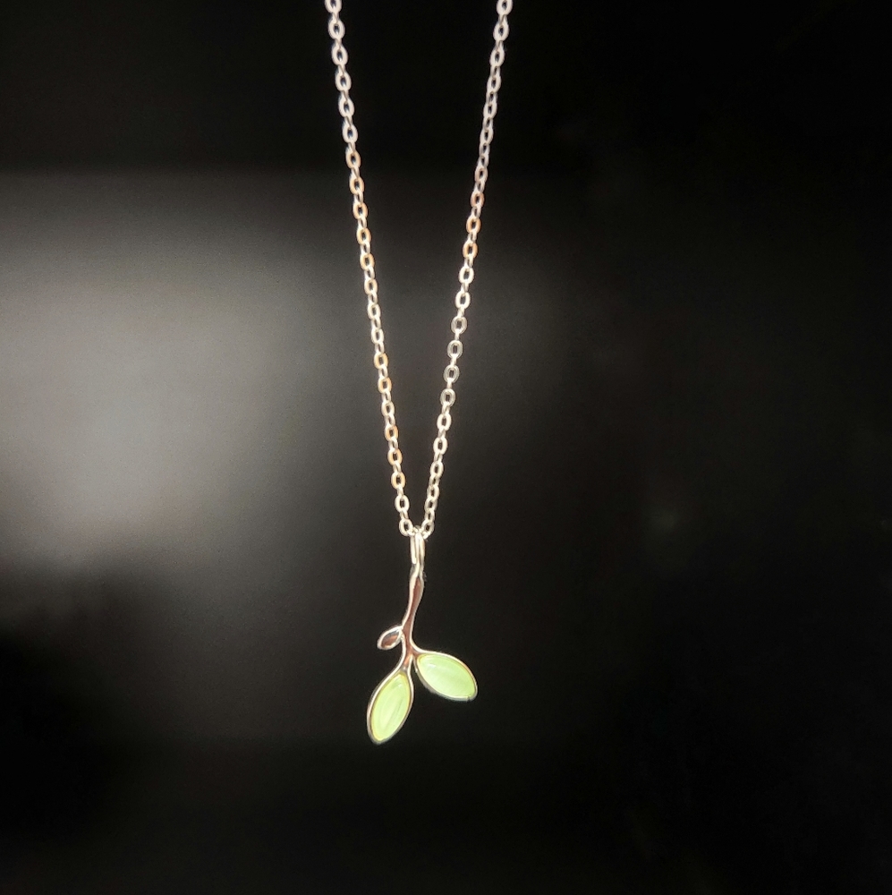 Dainty 2 Leaves on a Branch Necklace